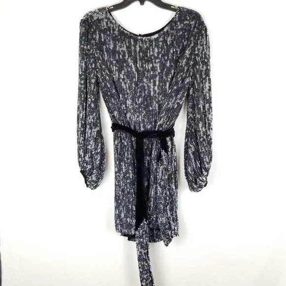 ✨ NWT Retrofête Emani Long Sleeve Sequin Mini Dress - Black/Silver (Size S) - Picture 3 of 15